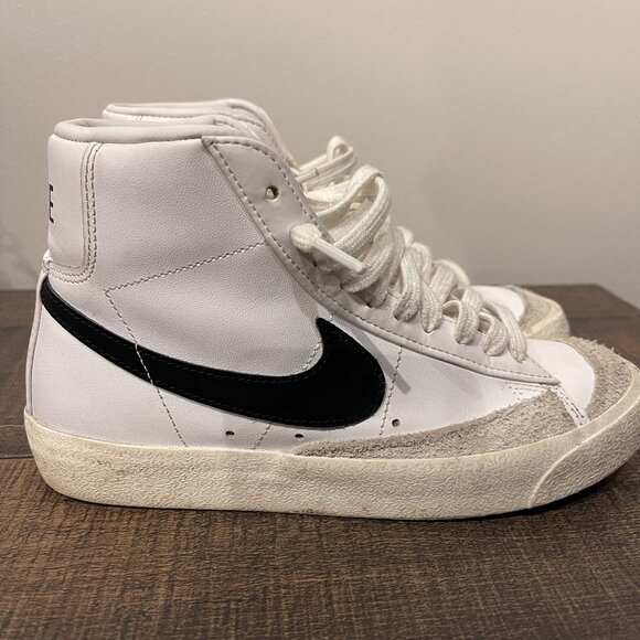 Women's Nike Blazers - Picture 1 of 4
